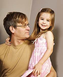 Imaginons un père tendre et aimant, qui a une petite fille qu’il chérit.