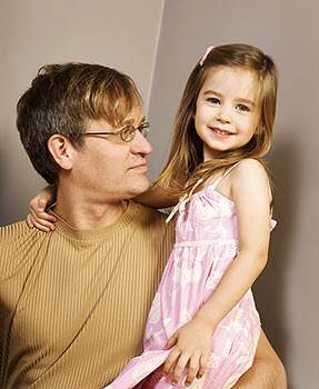 Supongamos que un padre amable y amoroso tiene una hija pequeña que adora